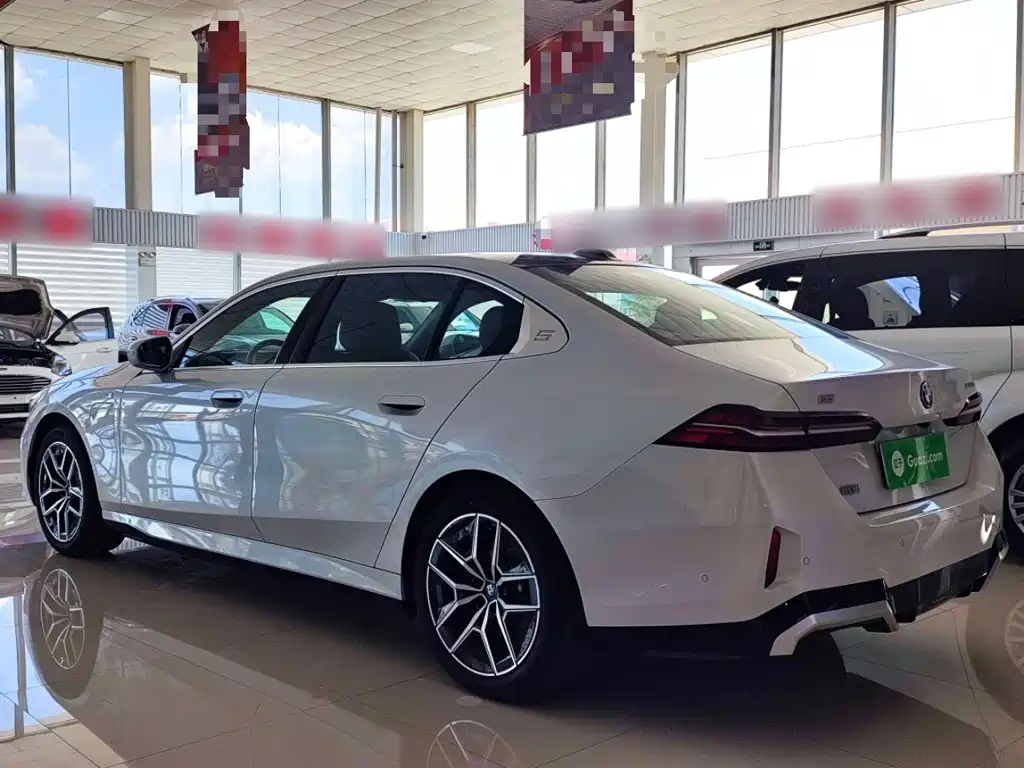 BMW i5 2025