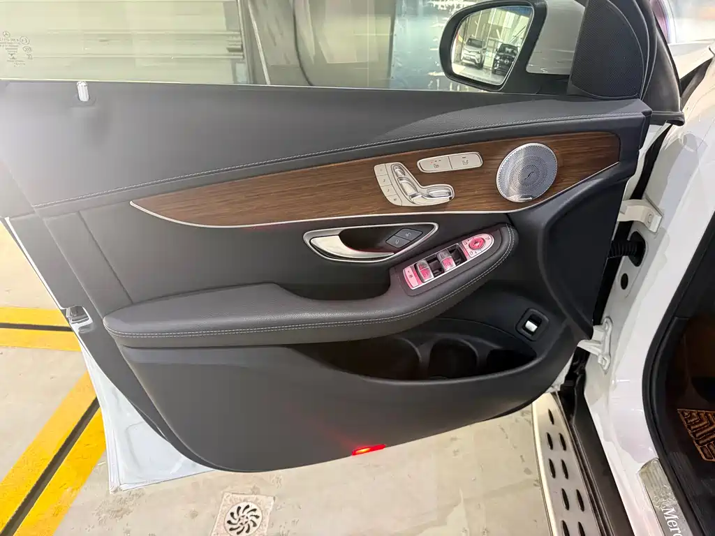 Mercedes-Benz GLC 2021