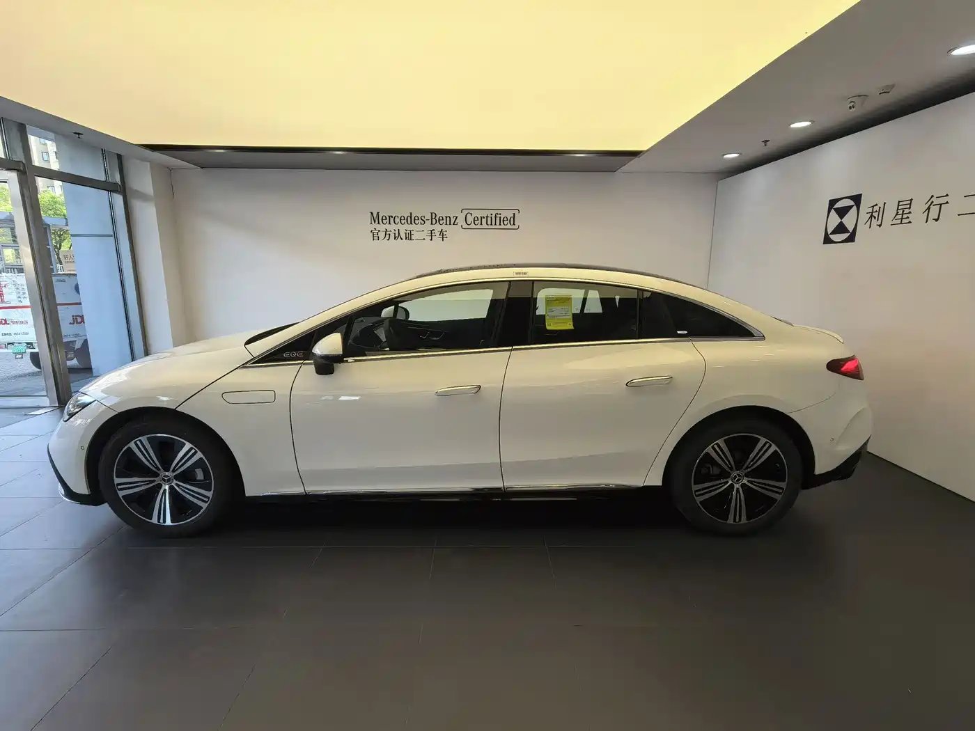 Mercedes-Benz EQE 2025