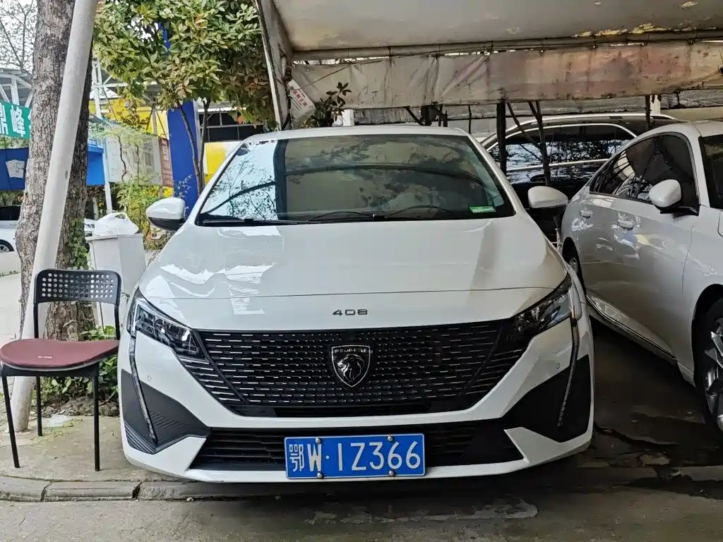 Peugeot 408 2022