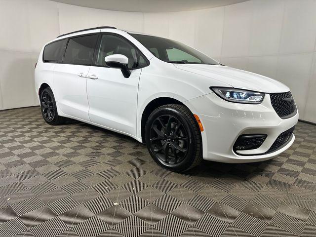 Chrysler Pacifica 2023