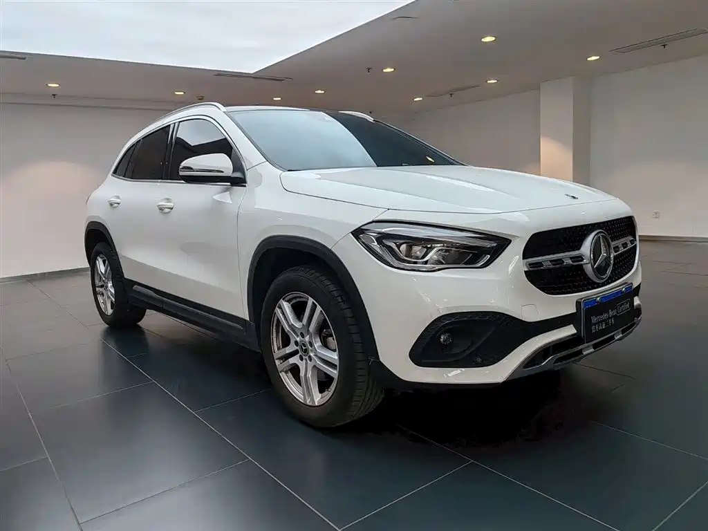 Mercedes-Benz GLA 2023