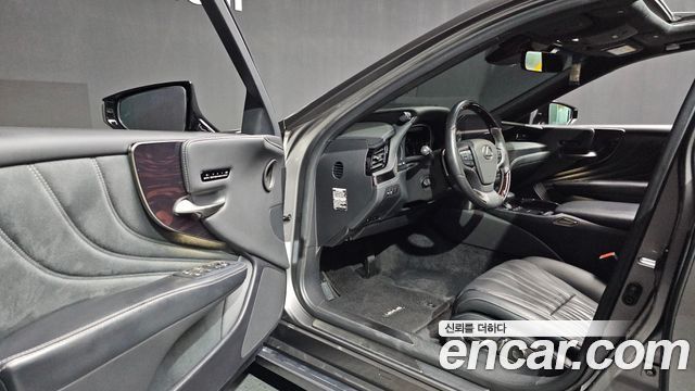Lexus LS 2021