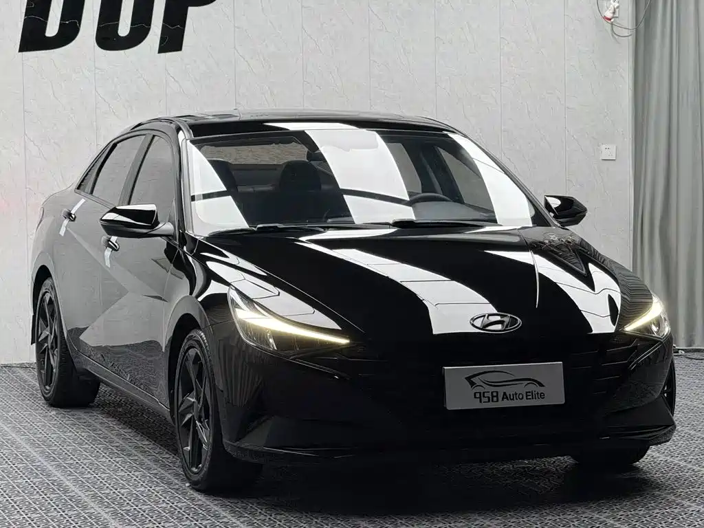 Hyundai Elantra 2022