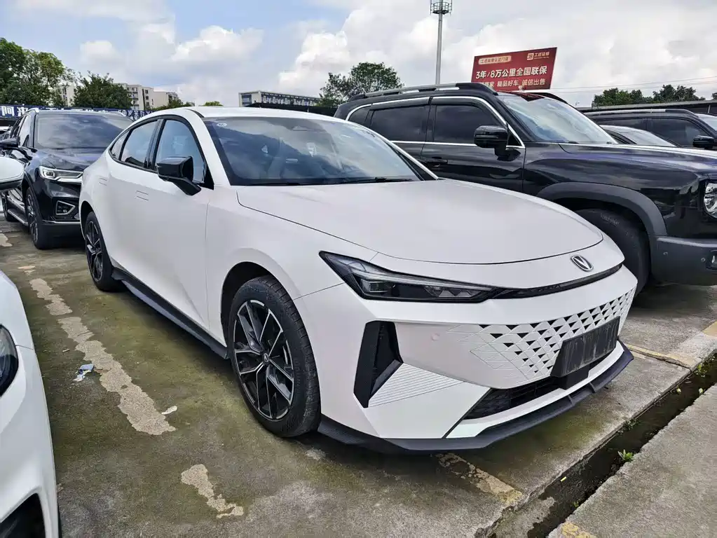Changan UNI-V 2024