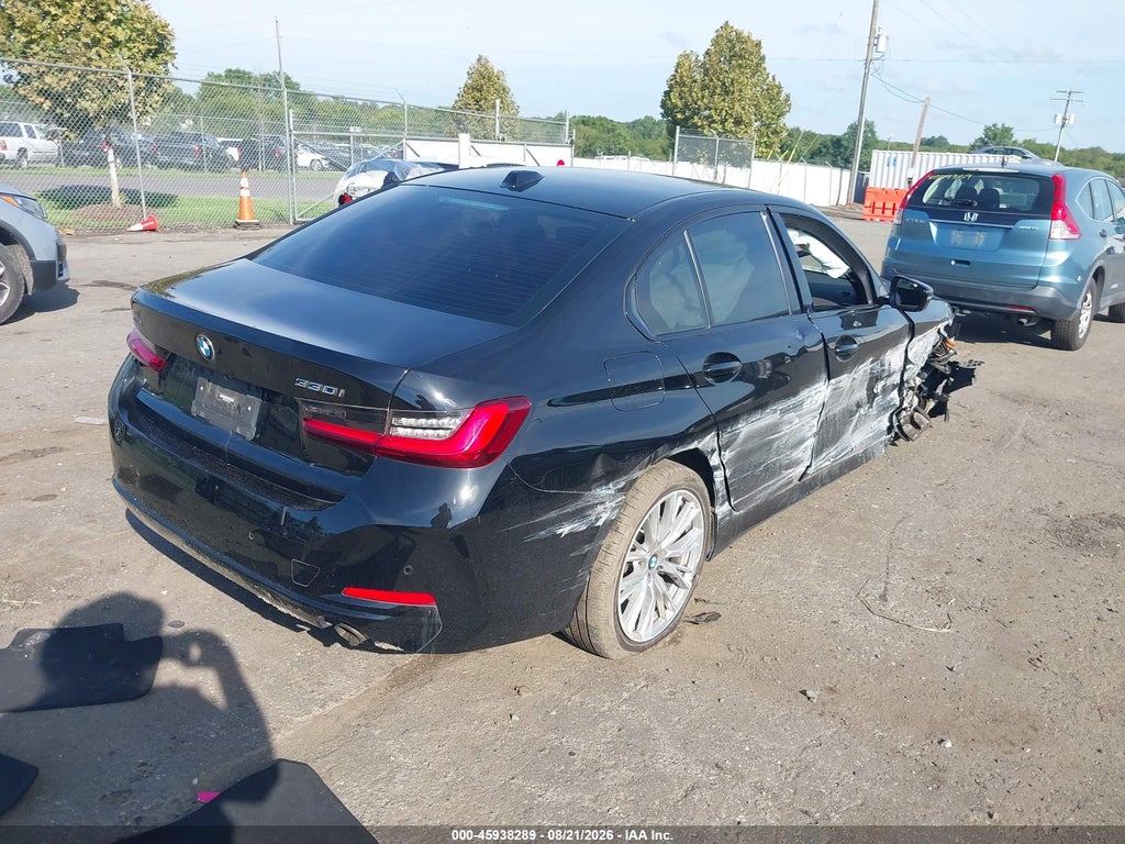 BMW 330 2023