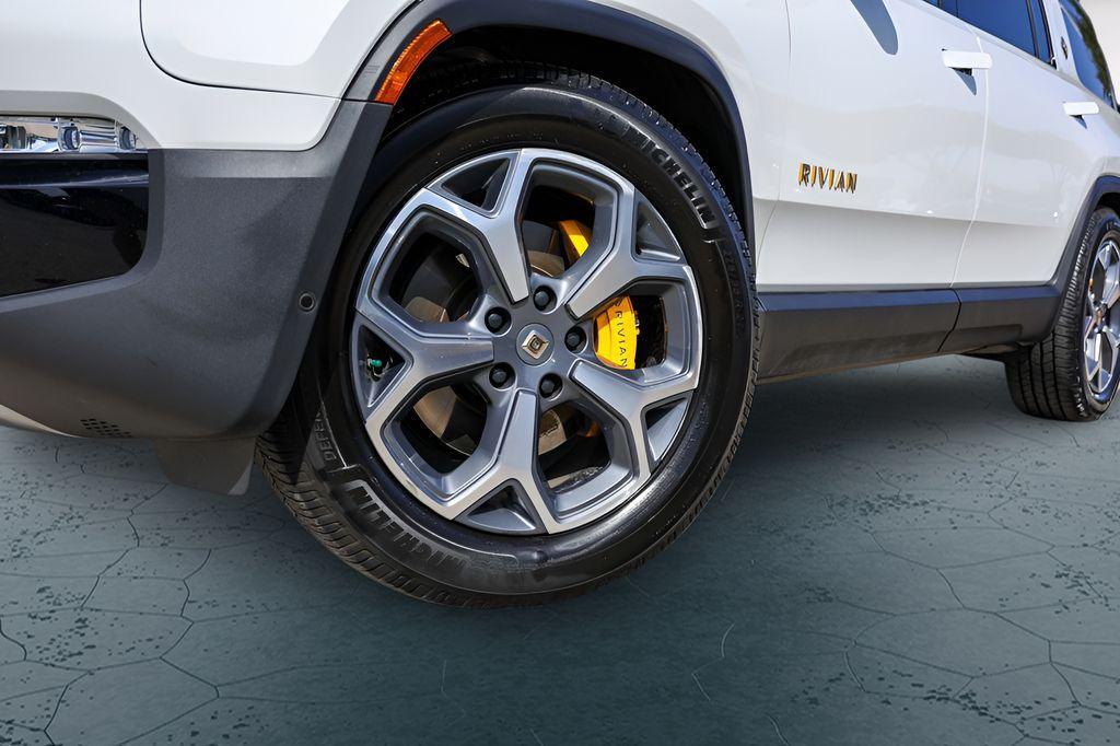 Rivian R1S 2024