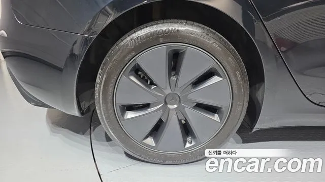 Tesla Model 3 2024