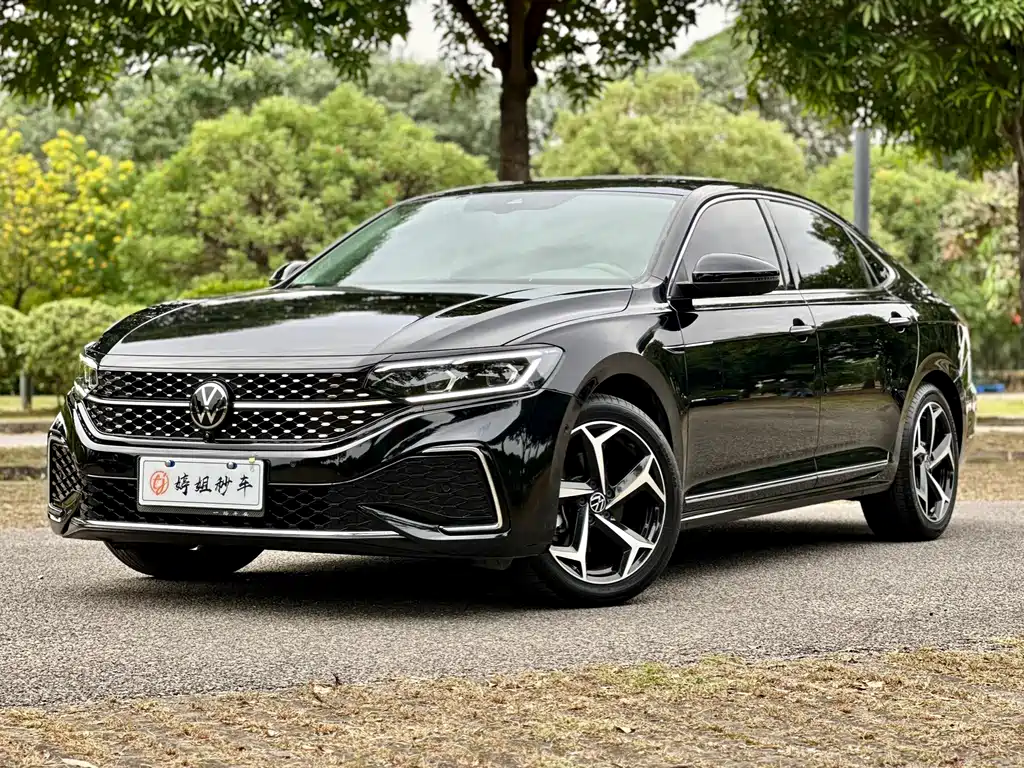 Volkswagen Passat 2024