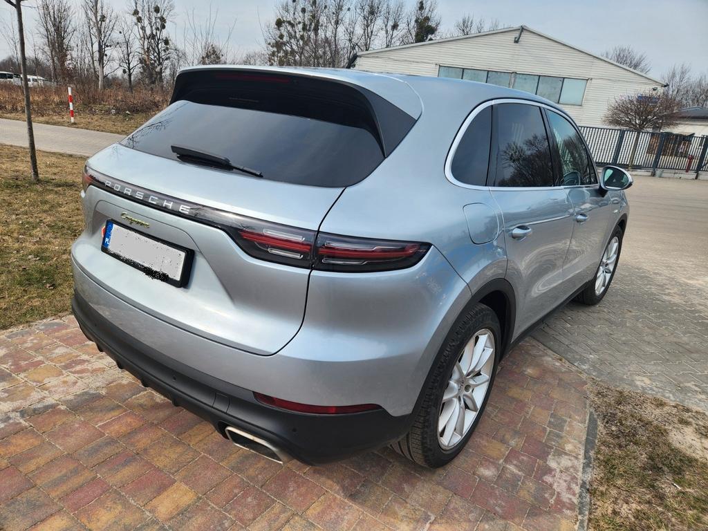 Porsche Cayenne 2021