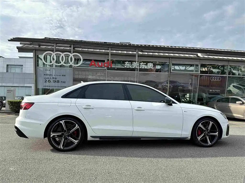 Audi A4 2023