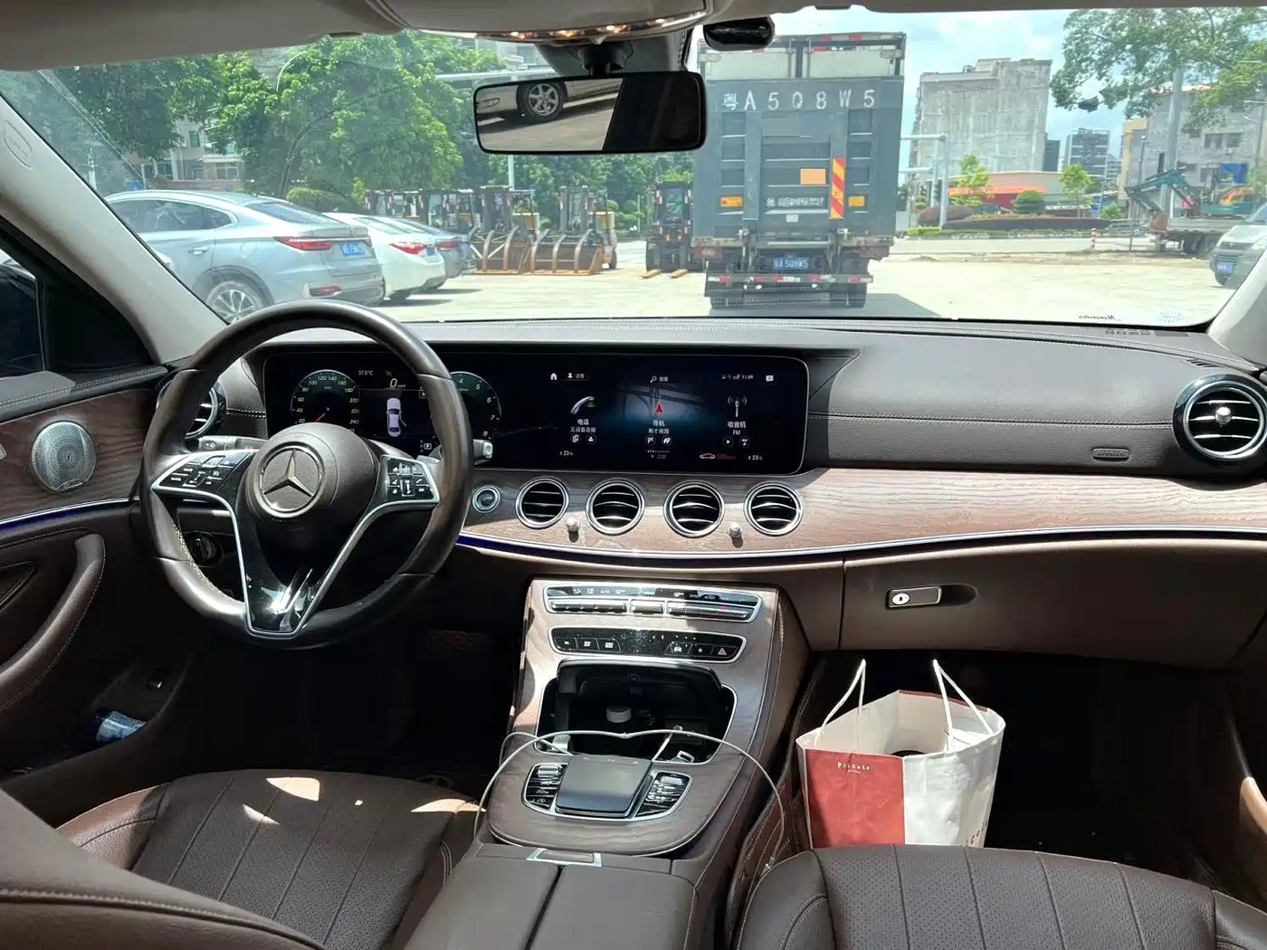 Mercedes-Benz E-Класс 2023