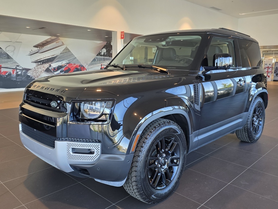 Land Rover Defender 2024