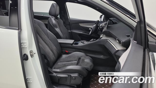 Peugeot 5008 2021