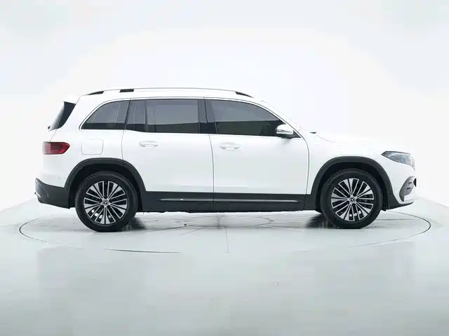 Mercedes-Benz EQB 2026
