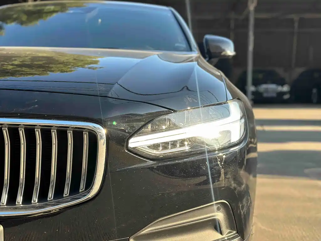 Volvo S90 2023
