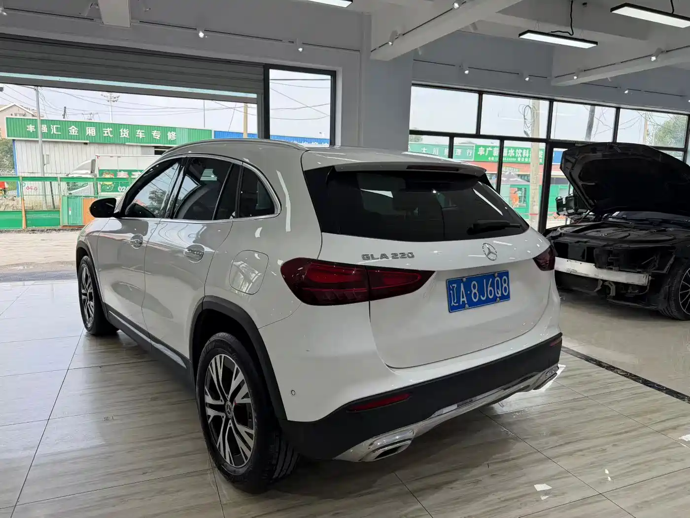 Mercedes-Benz GLA 2024