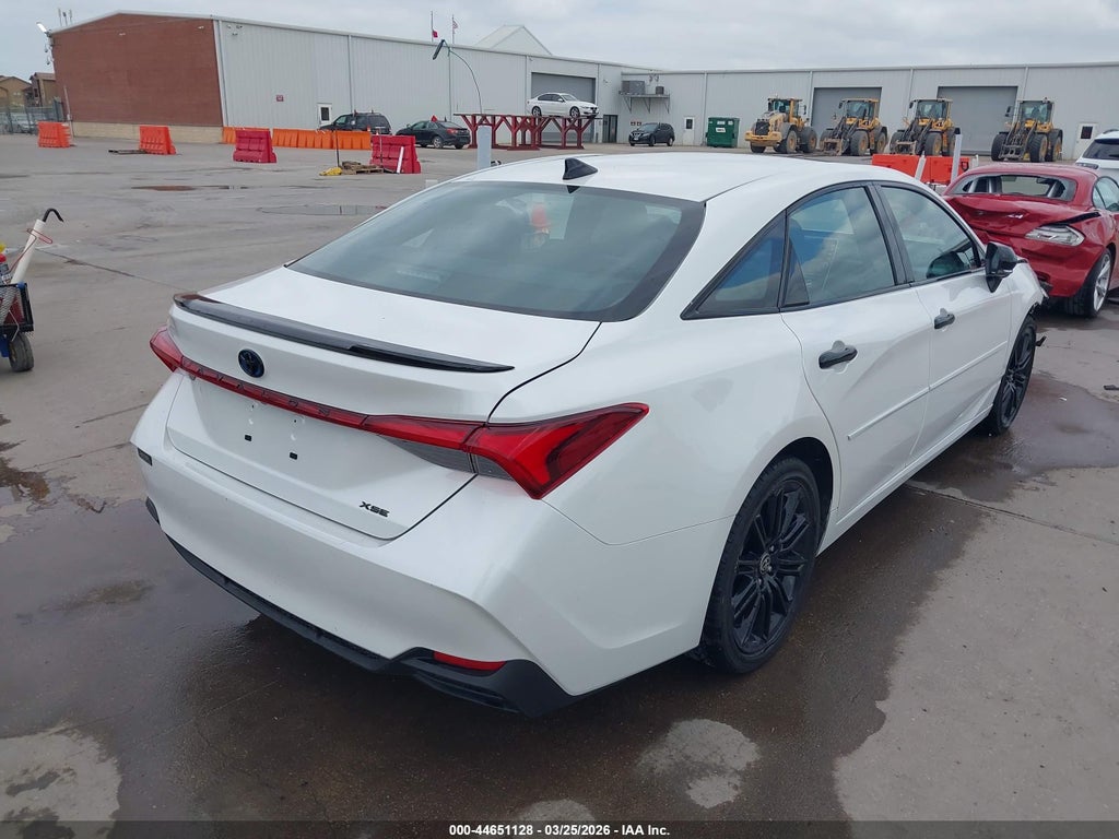 Toyota Avalon 2022