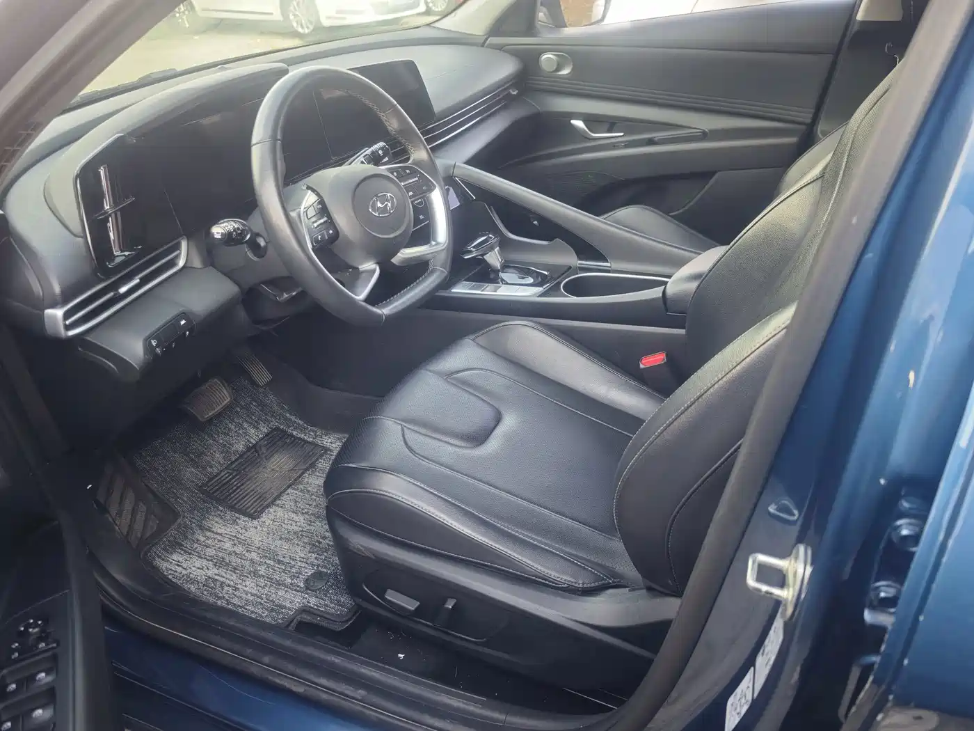 Hyundai Elantra 2022