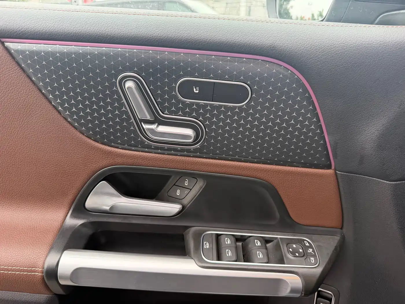 Mercedes-Benz EQB 2024