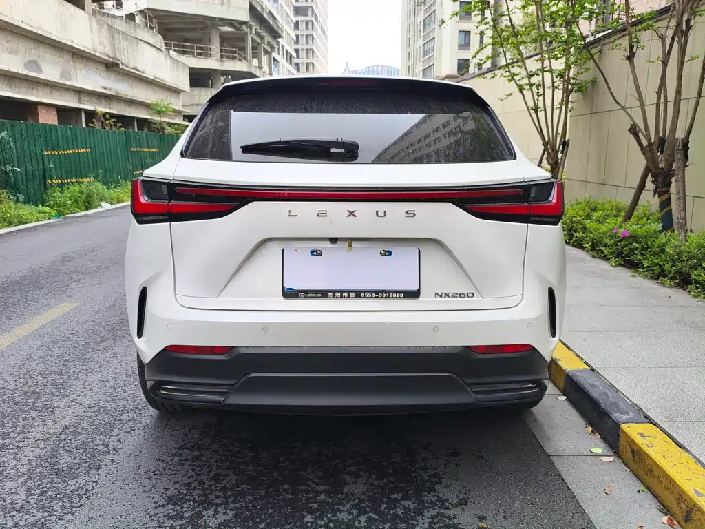 Lexus NX 2023