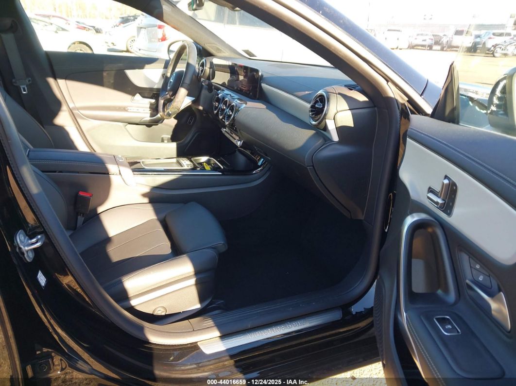Mercedes-Benz CLA 2025