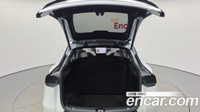 Tesla Model Y 2026