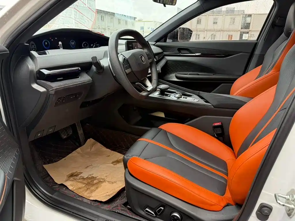 Changan UNI-V 2024