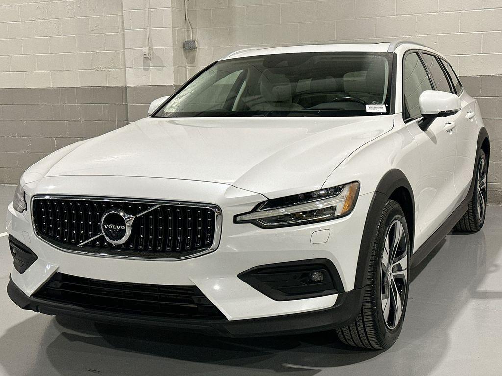 Volvo V60 Cross Country 2022