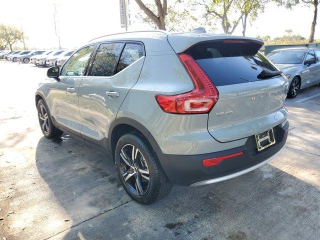 Volvo XC40 2025