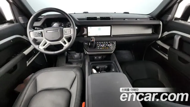 Land Rover Defender 2024