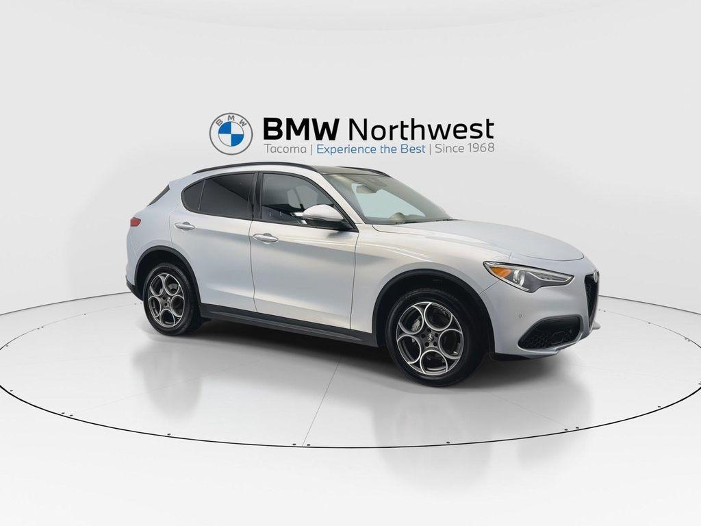 Alfa Romeo Stelvio 2023