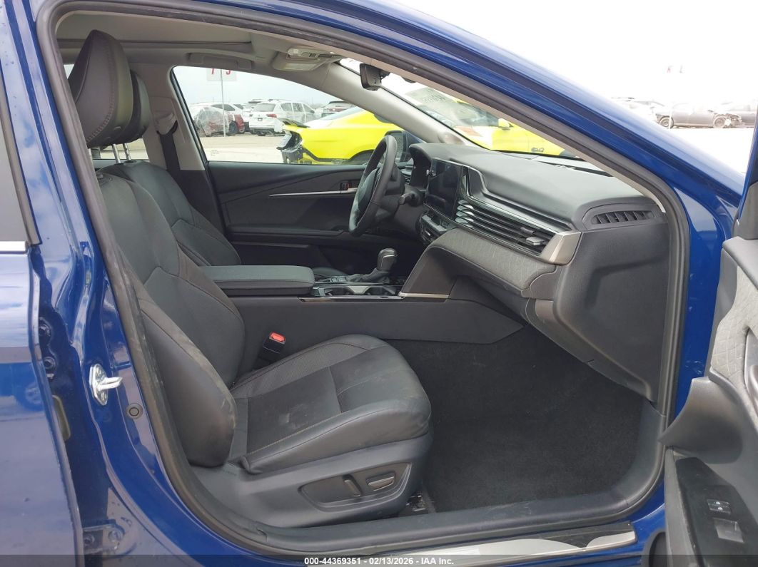 Toyota Camry 2025