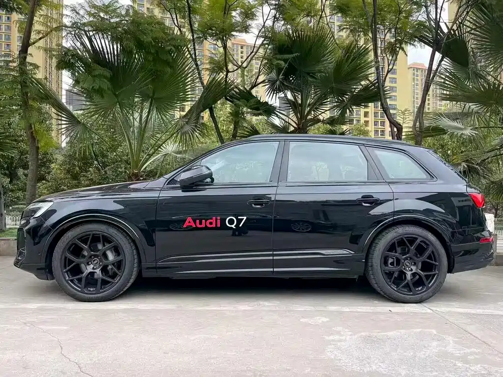 Audi Q7 2024