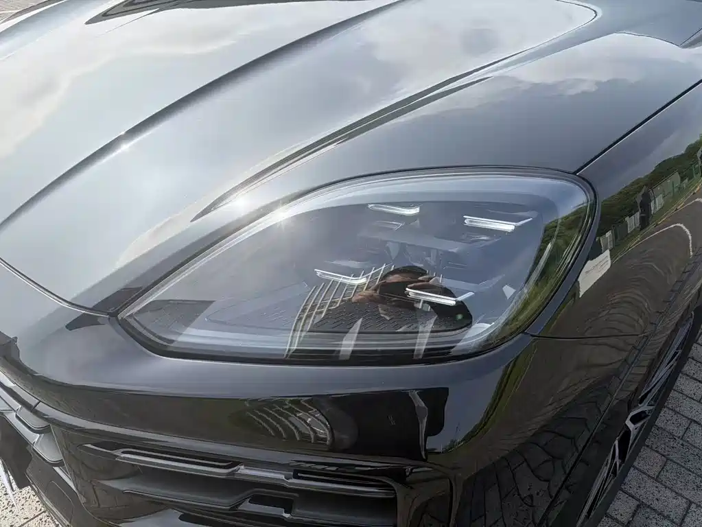 Porsche Cayenne 2025