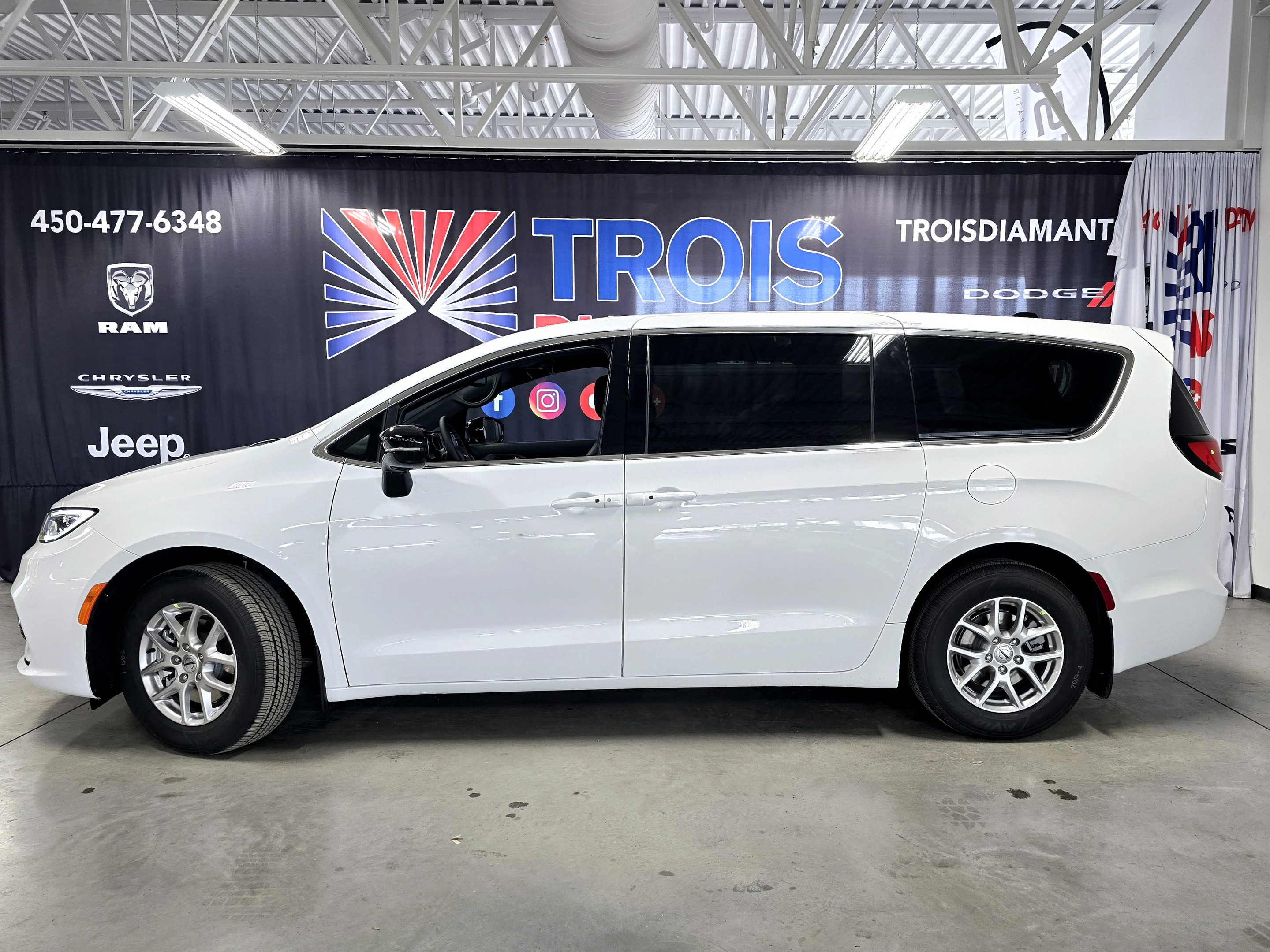 Chrysler Pacifica 2025