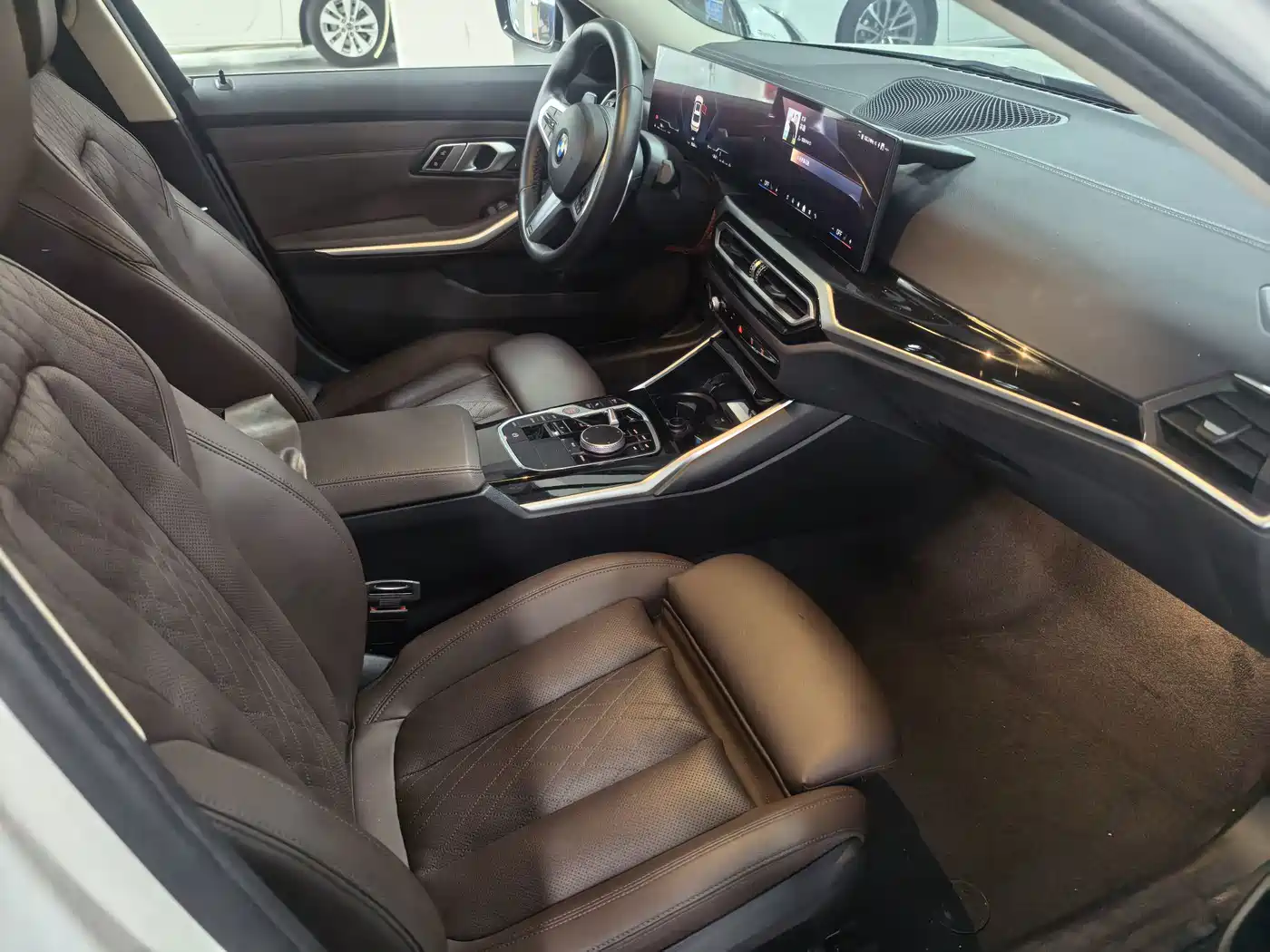BMW 3 серии 2023