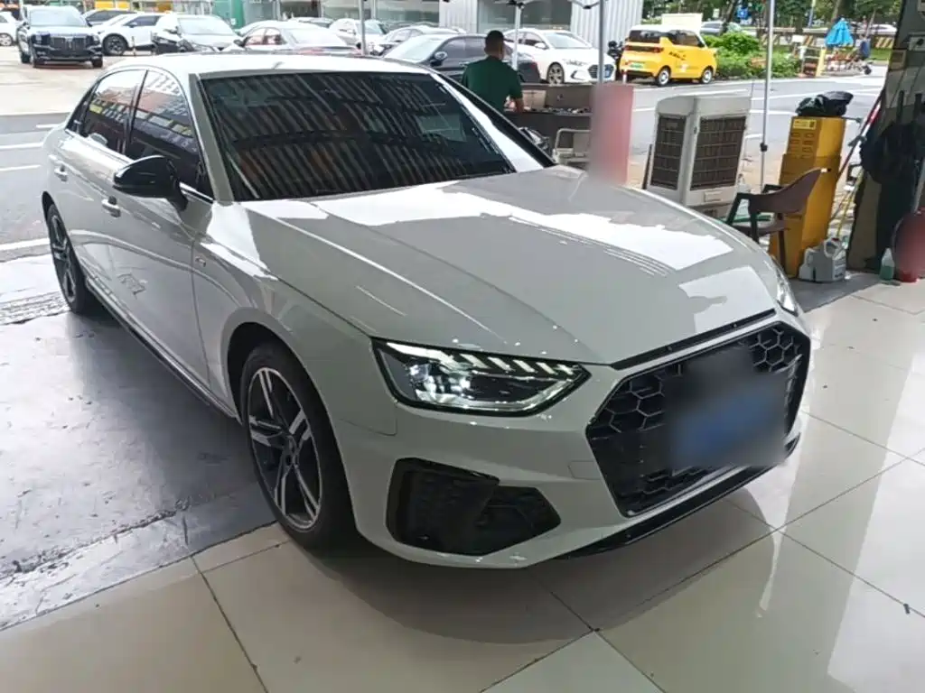 Audi A4 2023