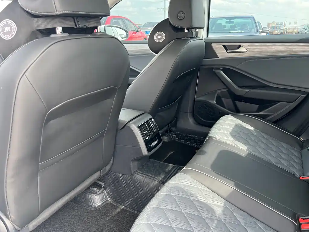 Volkswagen Jetta 2023