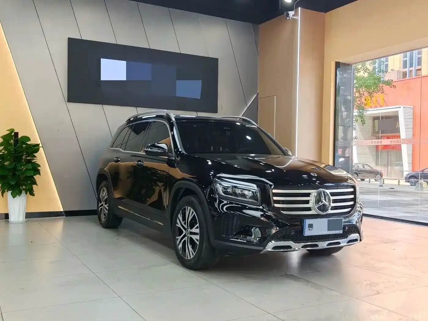 Mercedes-Benz GLB 2024