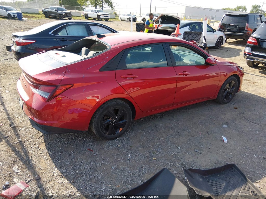 Hyundai Elantra 2022