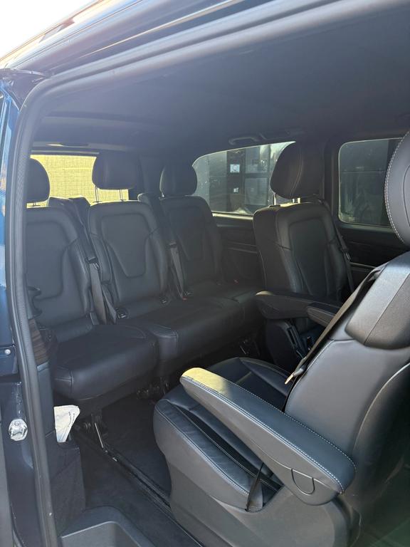 Mercedes-Benz V 300 2023