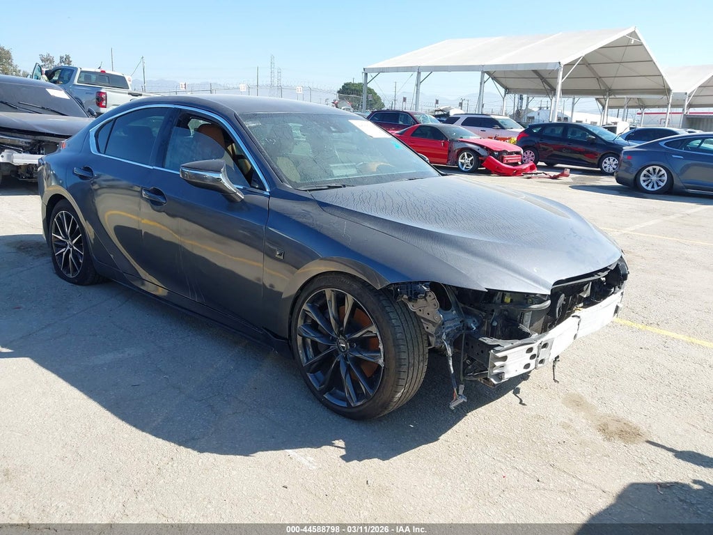 Lexus IS 300 2025