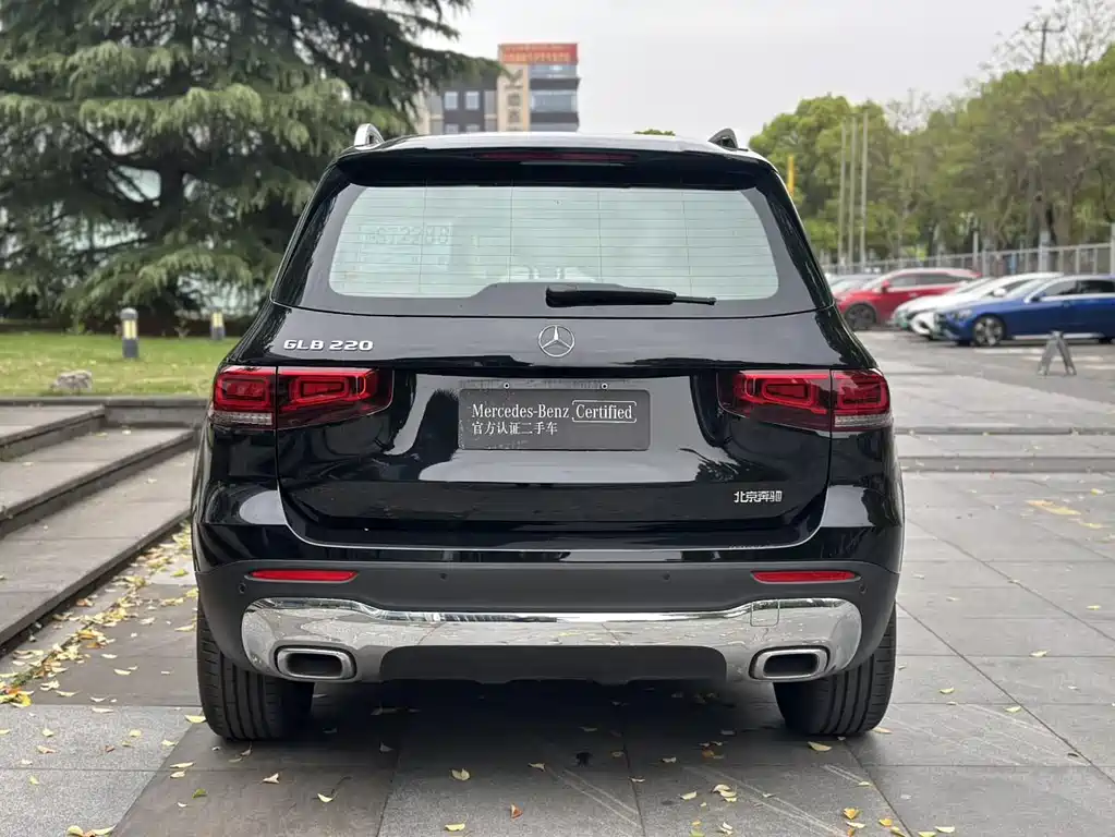 Mercedes-Benz GLB 2023