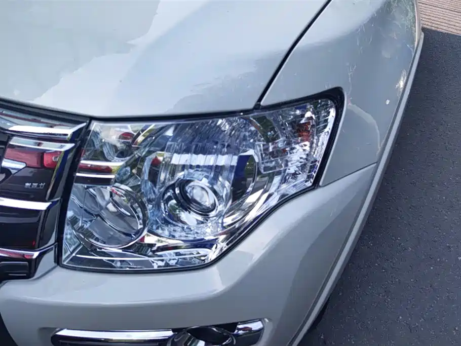 Mitsubishi Pajero 2020