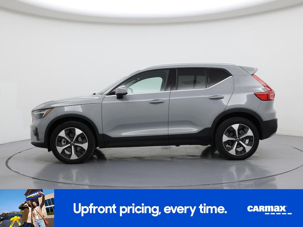 Volvo XC40 2025