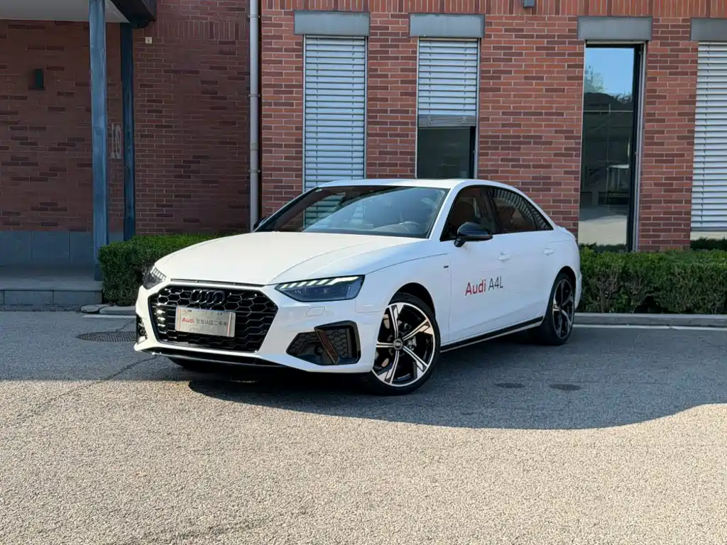 Audi A4 2025