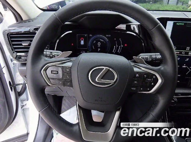 Lexus NX 2024