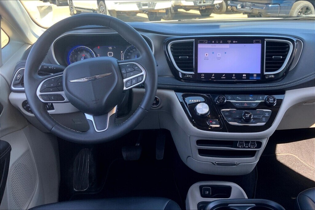 Chrysler Pacifica 2024