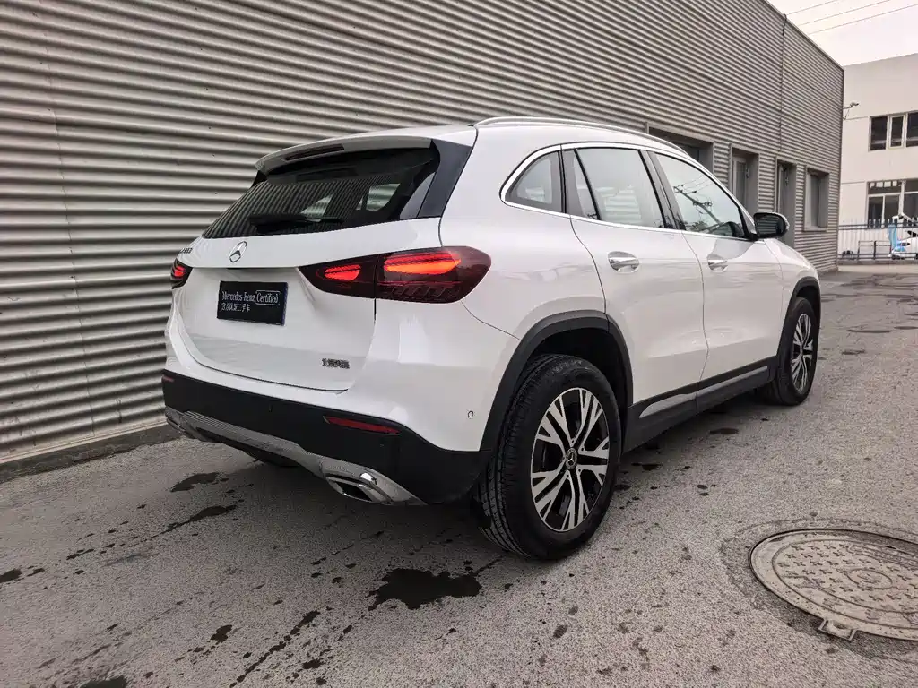 Mercedes-Benz GLA 2024